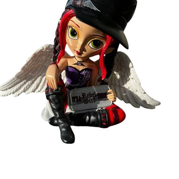 “REBEL GIRL THING” Figurine - Picture 5 of 11